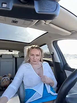 Snapshot of Bondgirl_013 chatting on 02/09/25, 09:16 Bondgirl 013 online show from 02/09/25, 09:16