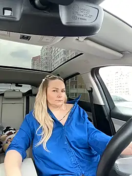 Snapshot of Bondgirl_013 chatting on 03/14/25, 10:18 Bondgirl 013 online show from 03/14/25, 10:18