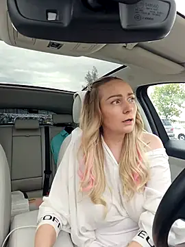 Snapshot of Bondgirl_013 chatting on 10/05/25, 12:03 Bondgirl 013 online show from 10/05/25, 12:03