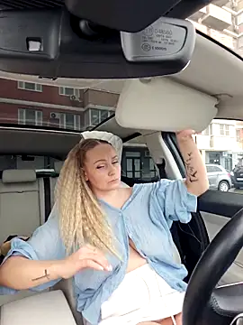 Snapshot of Bondgirl_013 chatting on 10/15/25, 11:10 Bondgirl 013 online show from 10/15/25, 11:10