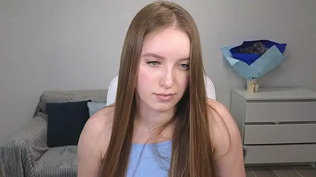 Snapshot of EvaMaddison chatting on 12/22/24, 06:48 EvaMaddison online show from 12/22/24, 06:48