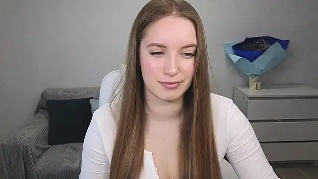 Snapshot of EvaMaddison chatting on 12/23/24, 05:39 EvaMaddison online show from 12/23/24, 05:39