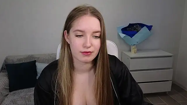 Snapshot of EvaMaddison chatting on 01/02/25, 07:44 EvaMaddison online show from 01/02/25, 07:44
