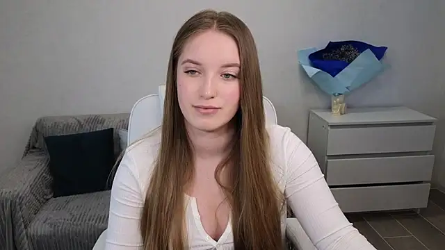 Snapshot of EvaMaddison chatting on 01/05/25, 07:28 EvaMaddison online show from 01/05/25, 07:28