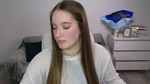 EvaMaddison online show from 12/17/25, 08:26