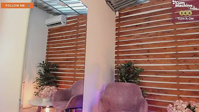 Snapshot of _MeganRain chatting on 03/18/25, 11:52 MeganRain online show from 03/18/25, 11:52