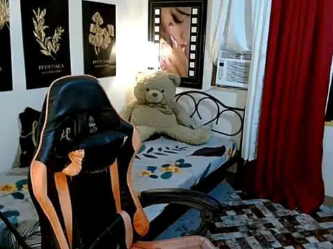 UrhotGoddess online show from 10/13/25, 08:47