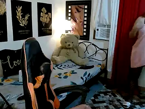 UrhotGoddess online show from 10/24/25, 08:44