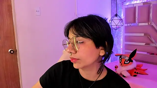 Snapshot of Nami_usagi chatting on 01/08/25, 04:00 Nami usagi online show from 01/08/25, 04:00