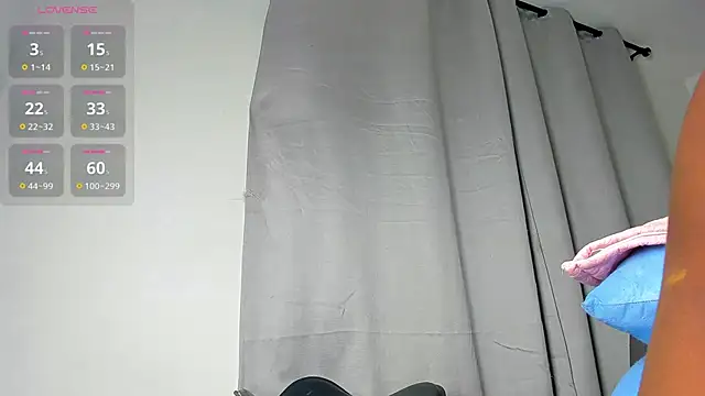 caroline tovar online show from 04/04/26, 04:55