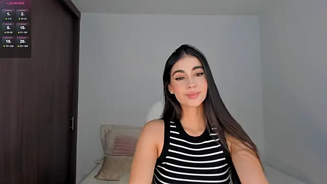 RebeccaBaxter online show from 12/04/24, 02:20