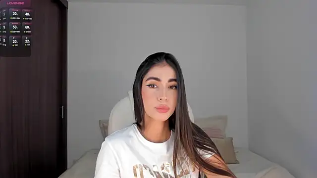 RebeccaBaxter online show from 01/28/25, 12:05