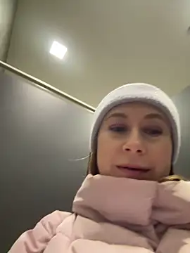Snapshot of BrookeEvans chatting on 02/12/25, 07:02 BrookeEvans online show from 02/12/25, 07:02