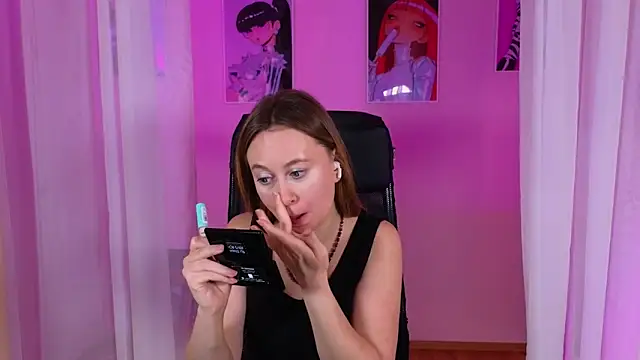 Snapshot of BrookeEvans chatting on 02/18/25, 11:52 BrookeEvans online show from 02/18/25, 11:52