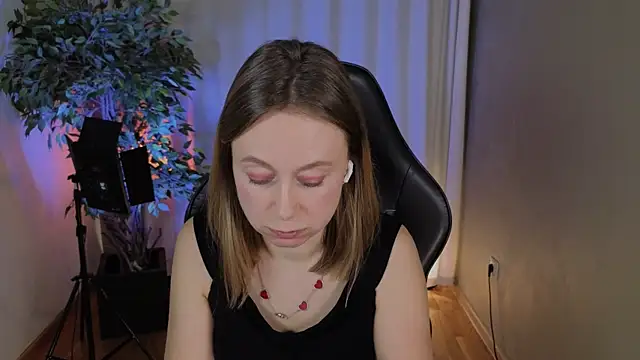 Snapshot of BrookeEvans chatting on 03/09/25, 04:16 BrookeEvans online show from 03/09/25, 04:16