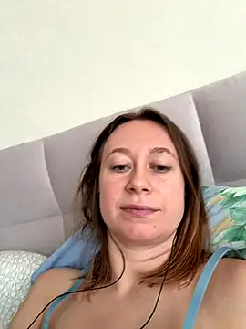 Snapshot of BrookeEvans chatting on 09/15/25, 05:29 BrookeEvans online show from 09/15/25, 05:29