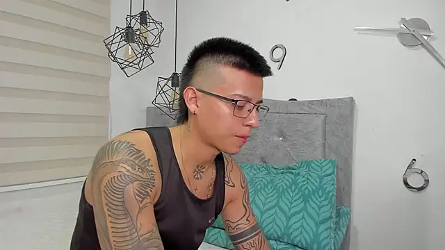 SIXXTOLOVE18 online show from 03/03/26, 11:21