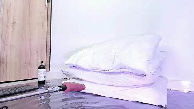 angel mouna online show from 01/25/25, 09:25