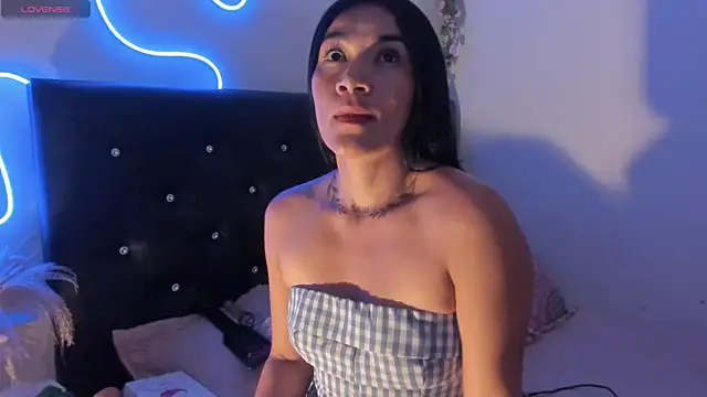 Snapshot of bonie_lov chatting on 07/30/26, 03:16 bonie lov online show from 07/30/26, 03:16