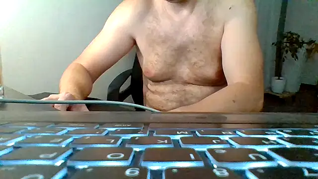 Snapshot of Horney_boy86 chatting on 09/23/25, 10:24 Horney boy86 online show from 09/23/25, 10:24