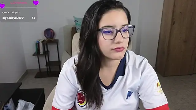 Snapshot of blue__moon_ chatting on 07/08/26, 03:33 blue moon online show from 07/08/26, 03:33