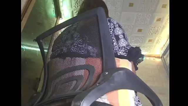 Snapshot of NoMercyPervertMOM chatting on 03/19/25, 11:06 NoMercyPervertMOM online show from 03/19/25, 11:06