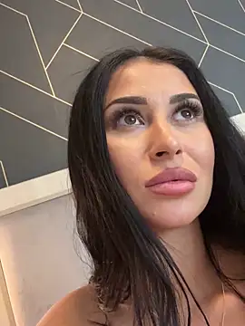 EmyLaveau online show from 02/21/25, 12:17