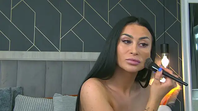 EmyLaveau online show from 03/25/26, 06:08