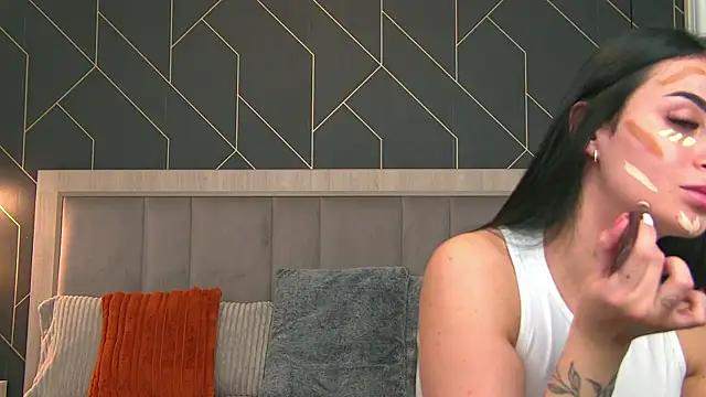 EmyLaveau online show from 04/16/26, 05:30