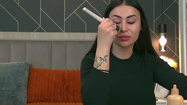 EmyLaveau online show from 04/22/26, 05:21