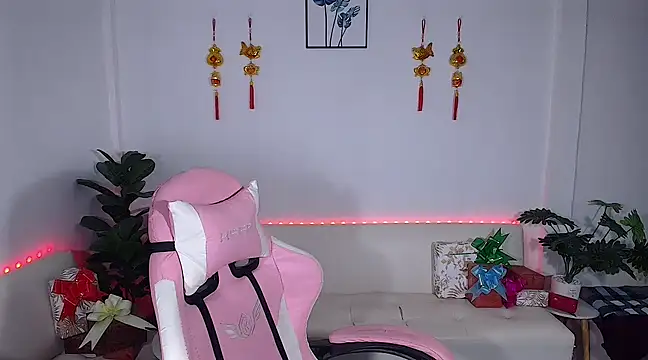 Snapshot of plysaithailand chatting on 02/17/25, 07:37 plysaithailand online show from 02/17/25, 07:37