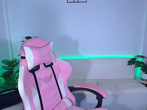 Snapshot of plysaithailand chatting on 10/15/25, 01:50 plysaithailand online show from 10/15/25, 01:50