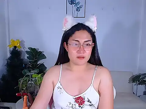 Snapshot of plysaithailand chatting on 06/10/26, 08:35 plysaithailand online show from 06/10/26, 08:35