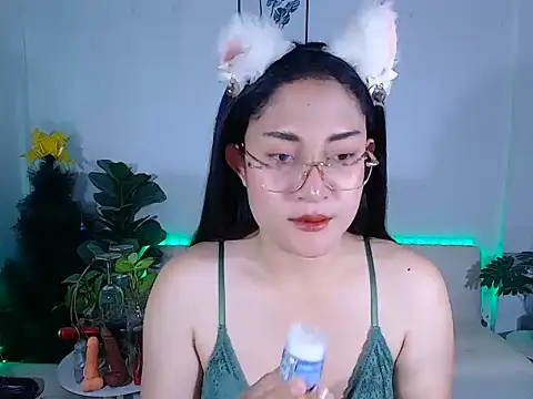 Snapshot of plysaithailand chatting on 06/17/26, 06:05 plysaithailand online show from 06/17/26, 06:05