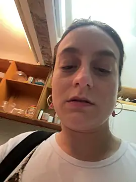 Snapshot of indierotic chatting on 12/15/24, 05:56 indierotic online show from 12/15/24, 05:56