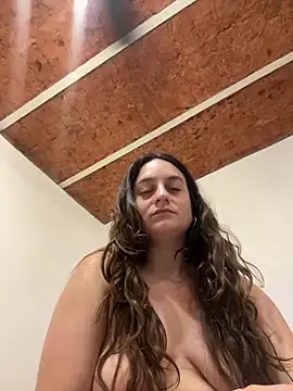 Snapshot of indierotic chatting on 12/19/24, 04:13 indierotic online show from 12/19/24, 04:13