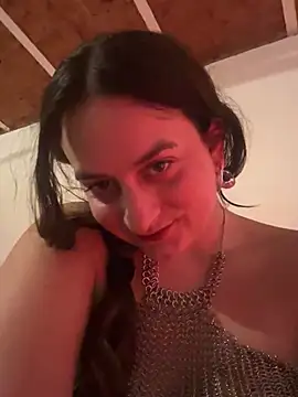 Snapshot of indierotic chatting on 12/30/24, 01:04 indierotic online show from 12/30/24, 01:04