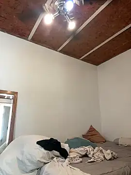 Snapshot of indierotic chatting on 01/03/25, 07:07 indierotic online show from 01/03/25, 07:07