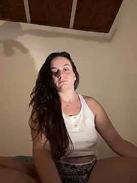 Snapshot of indierotic chatting on 01/17/25, 04:17 indierotic online show from 01/17/25, 04:17