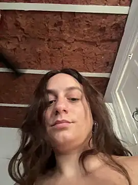 Snapshot of indierotic chatting on 01/23/25, 06:45 indierotic online show from 01/23/25, 06:45