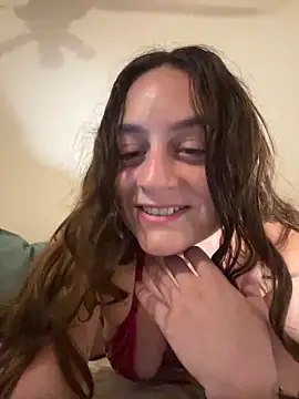 Snapshot of indierotic chatting on 02/17/25, 03:25 indierotic online show from 02/17/25, 03:25