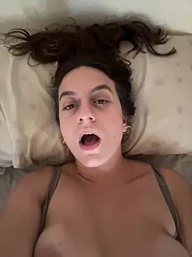 Snapshot of indierotic chatting on 03/07/25, 04:44 indierotic online show from 03/07/25, 04:44