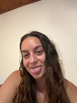 Snapshot of indierotic chatting on 03/18/26, 04:26 indierotic online show from 03/18/26, 04:26