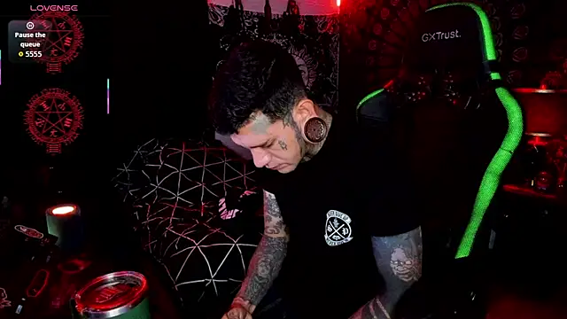 josh  ackerman online show from 10/05/25, 02:48