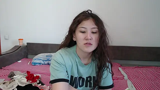 Riz girl online show from 09/19/25, 11:44