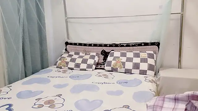 zqyaini online show from 09/10/25, 02:33