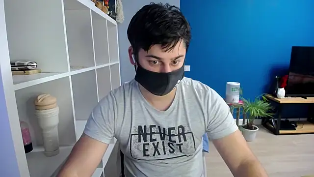 Snapshot of Tomguys chatting on 02/04/25, 02:21 Tomguys online show from 02/04/25, 02:21