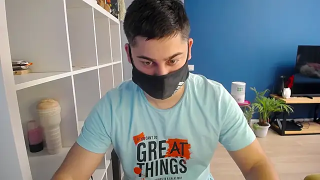 Snapshot of Tomguys chatting on 02/10/25, 07:15 Tomguys online show from 02/10/25, 07:15