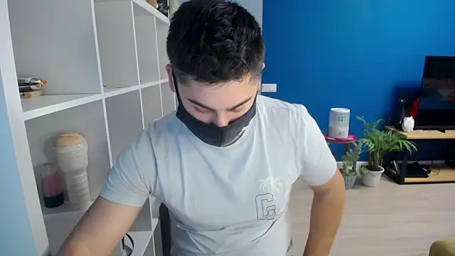 Snapshot of Tomguys chatting on 02/10/25, 02:59 Tomguys online show from 02/10/25, 02:59