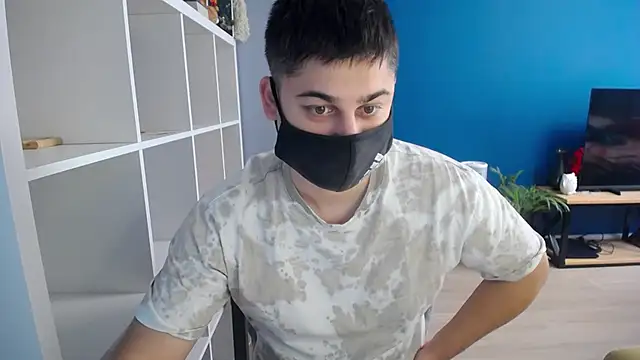 Snapshot of Tomguys chatting on 02/12/25, 07:02 Tomguys online show from 02/12/25, 07:02